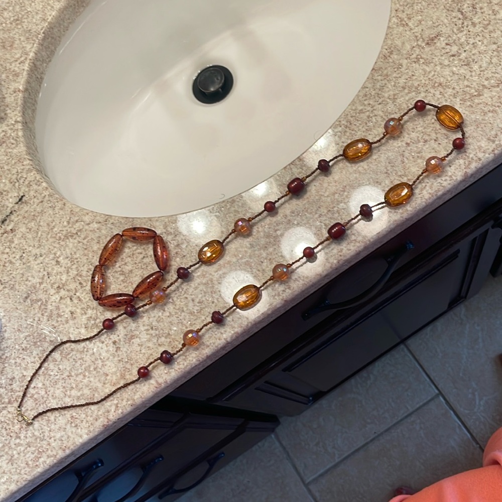 Amber beaded necklace and bracelet